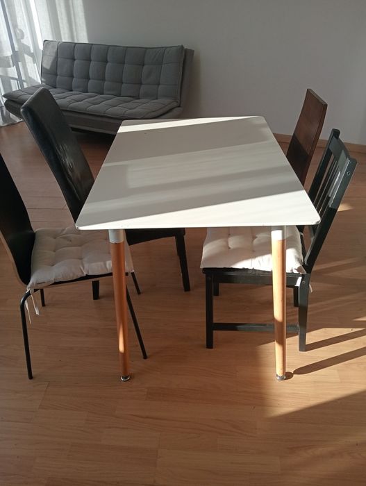 Mesa de sala com ou sem cadeiras