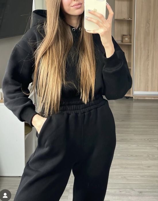 Чорний спортивний костюм жіночий