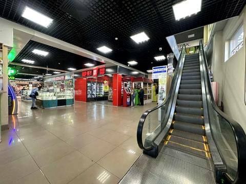 Без%, Продаж приміщення у ТЦ , вул. Петра Запорожця 28, 580м2