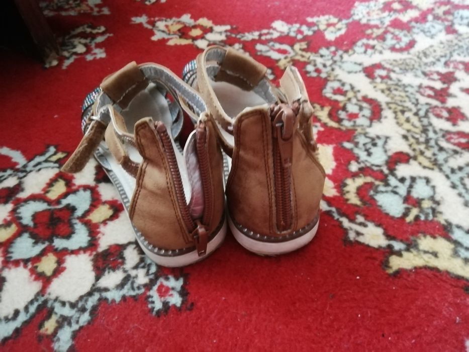 Босоніжки дитячі