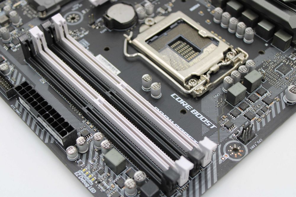 Płyta Główna MSI B360M BAZOOKA - uszkodzona na części / do naprawy