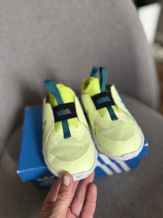 Кросівки Nike, 25 розмір  , кеди сліпони дитячі