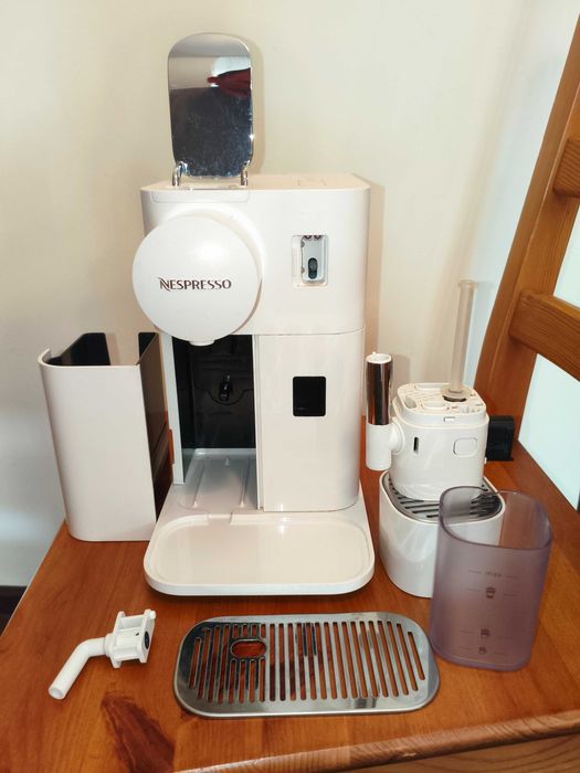 De Longhi  EN510.W ekspres na kapsułki Nespresso 19 bar  W zestawie 70 kapsułek kawy
