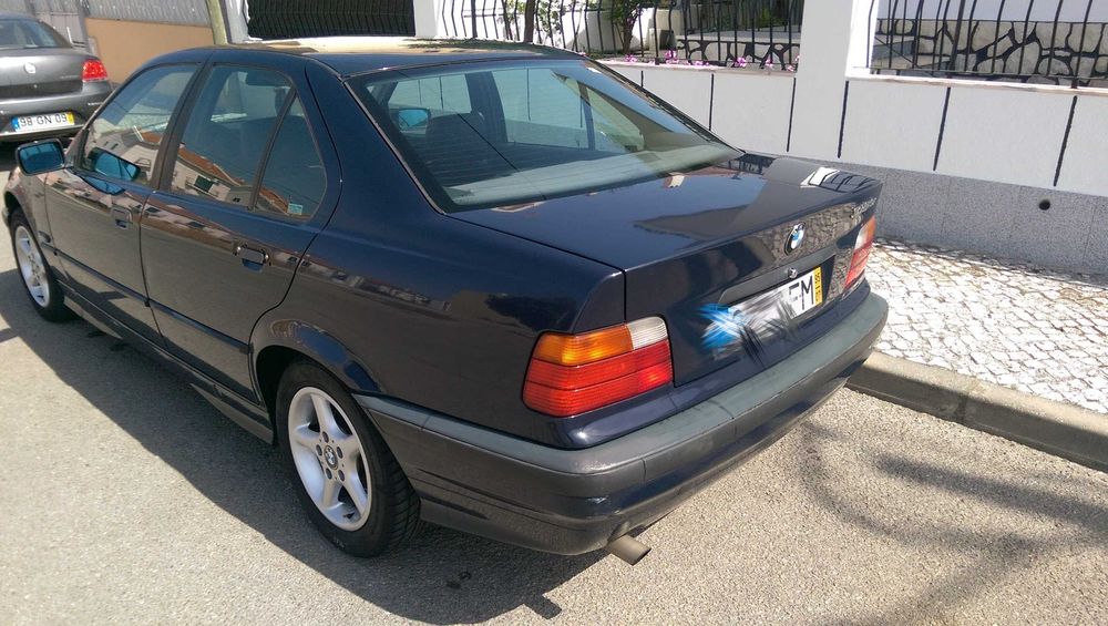 BMW E36 318is Sedan (1995) – 180.000 km – Original (Para Clássico / Restauro