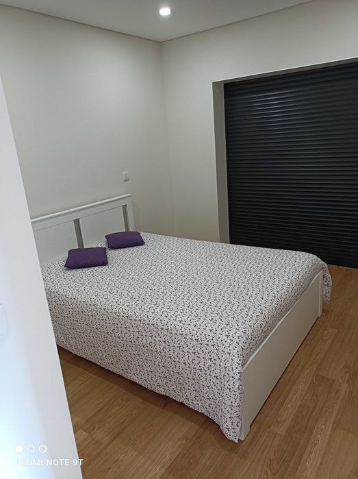 Cama 140x200 e estrado