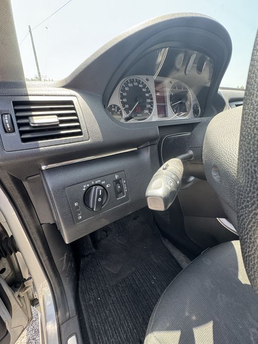 Mercedes-Benz Classe B 150 — fotografia 8