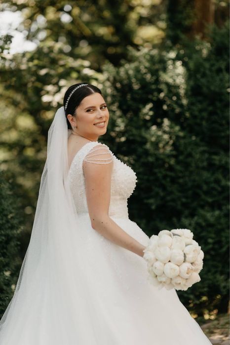 Продам весільну сукню в ідеальному стані!