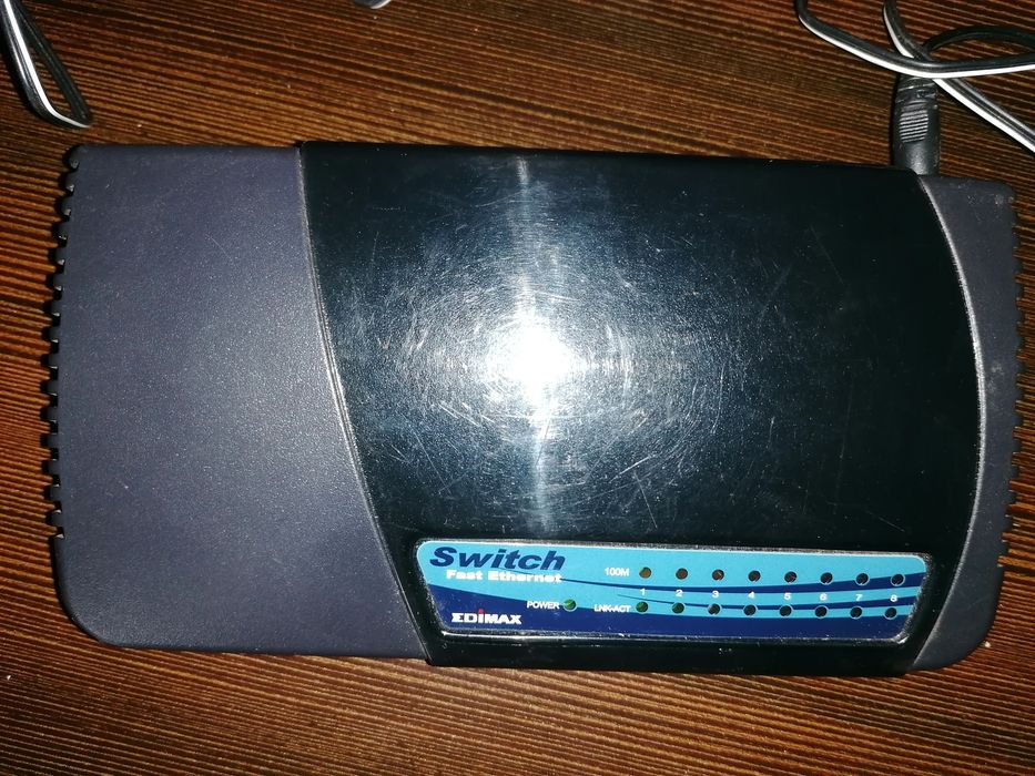 SWITCH EDIMAX ES-3108P 8-portowy

Model: ES-3108P