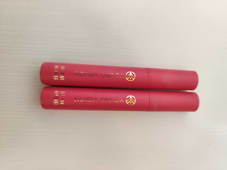 Dwie konturówki pisaki do ust