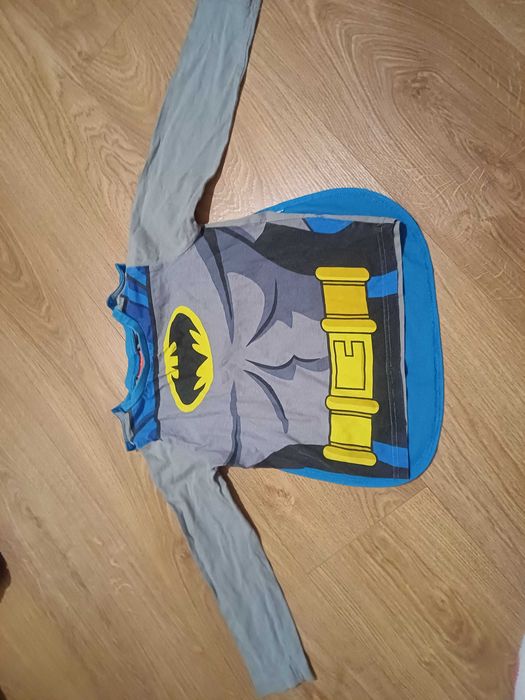 Bluzka Batman z peleryną r. 110