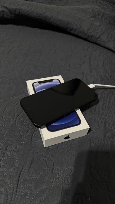 Iphone 15 bem estimado