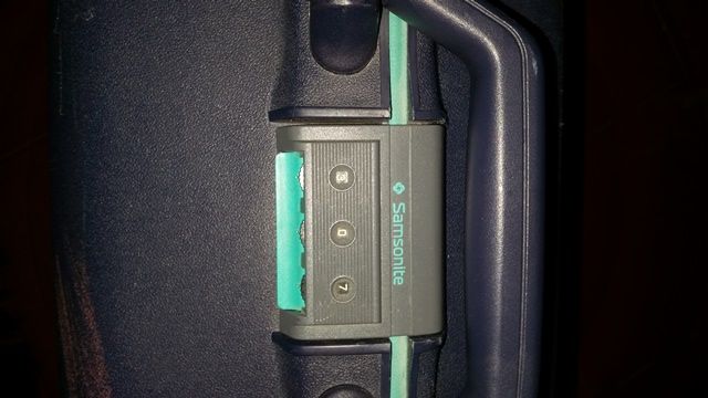Mala de porão rígida Samsonite com  código de segurança