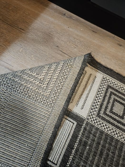 Килим на тканій основі