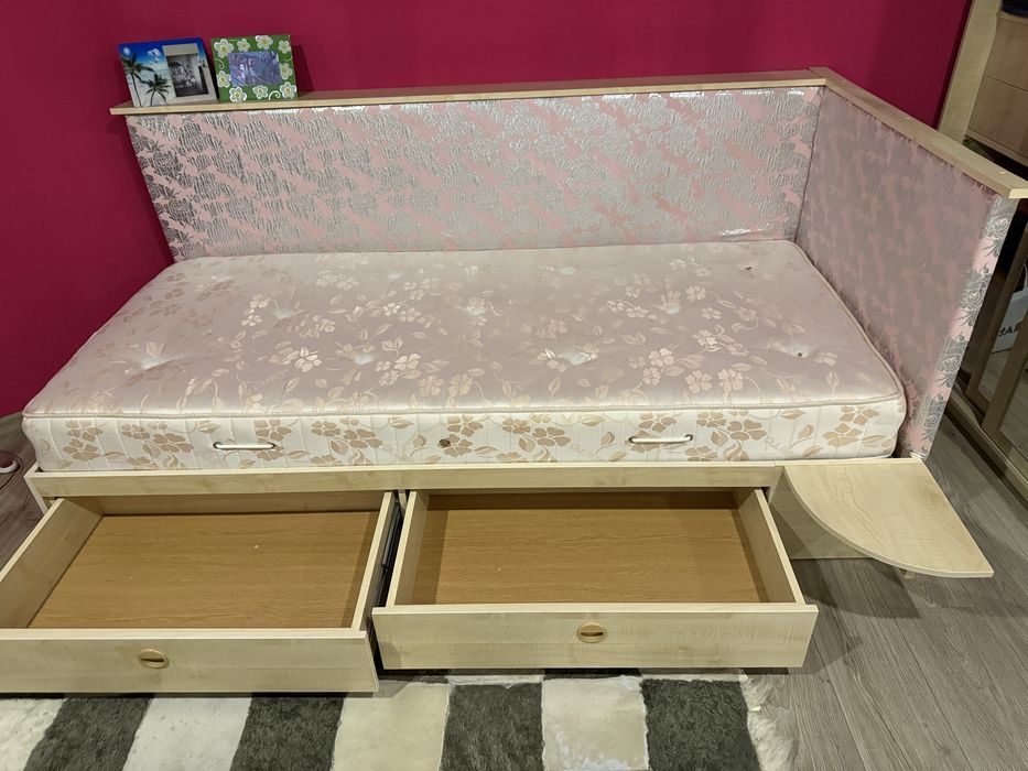 Продам ліжко , практично нове