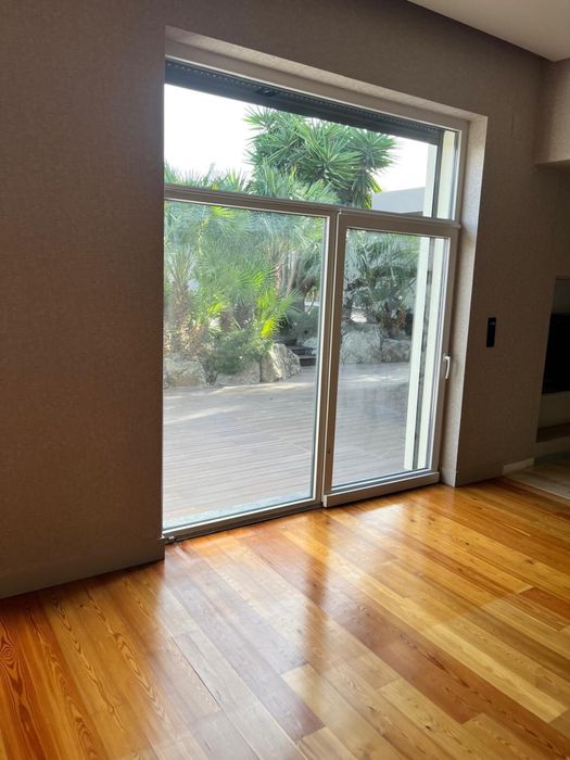 Janelas VPC vidro duplo (branco dentro e cinza (7016 fora)