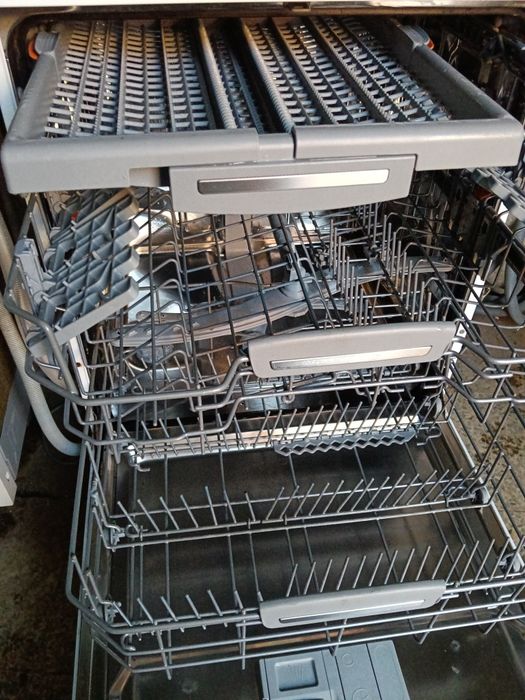 Entrega garantia máquina de loiça Ariston hotpoint