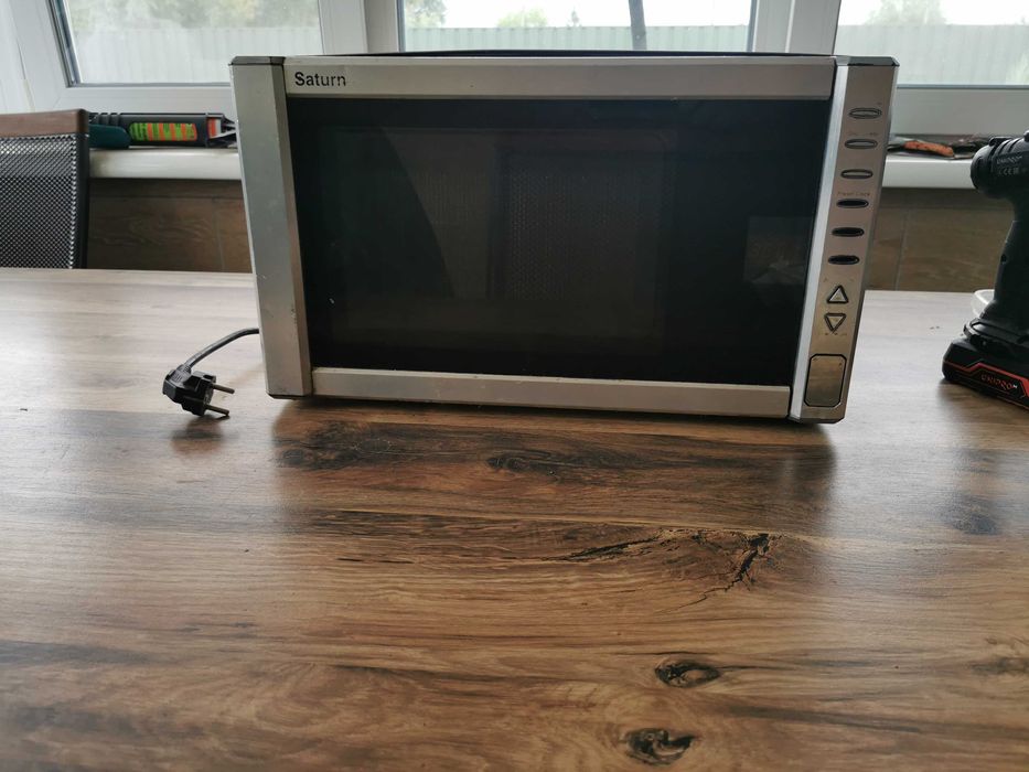 Мікрохвильова піч Saturn ST 1173