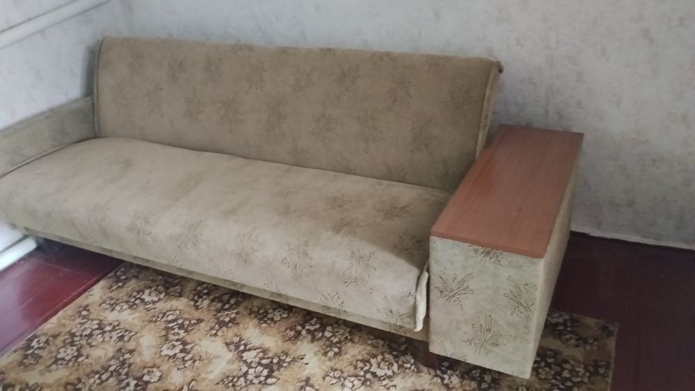 Продам диван в гарному стані