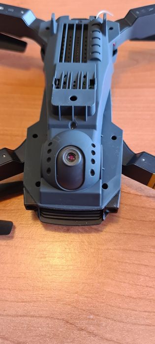 Drone com camara, 2 baterias e visão no telemovel