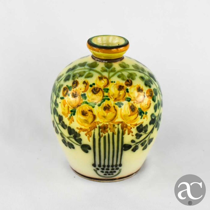 Jarra bojuda em faiança Constância, colecção António Capucho