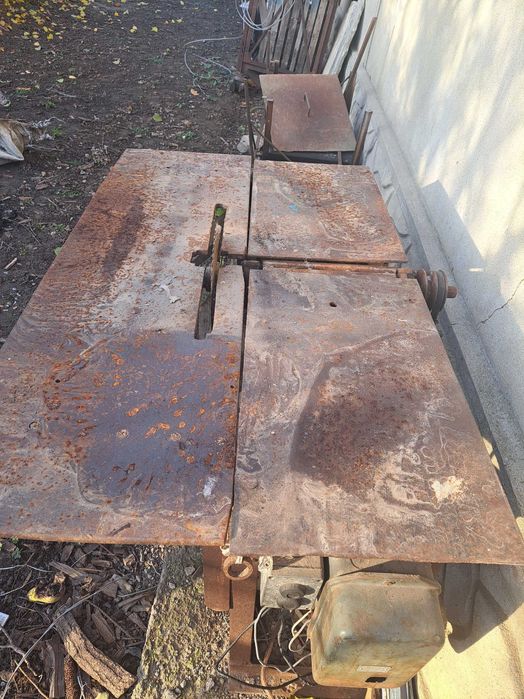 Циркулярка з двигуном