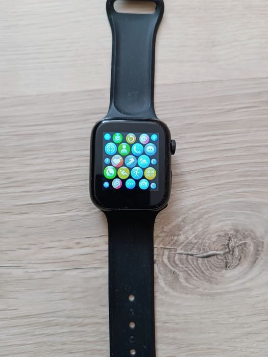 Смарт часы. Новые. По вопросам пишите