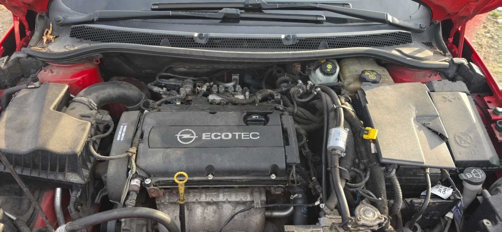 Opel Astra J 2010 1,6 115k  LPG