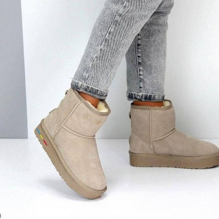 Уги бежеві натуральна замша  на потовщеній підошві 37,38,39р