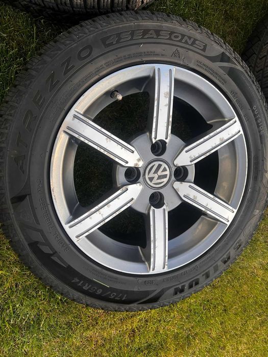 Sprzedam komplet kół VW UP 14” – alufelgi + opony wielosezonowe 2024r.