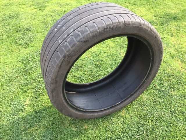 Oportunidade - 2 Pneus Michelin 295/35/R21 em bom estado