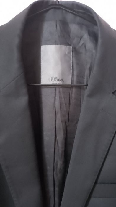 Продам чоловічий піджак в гарному стані.