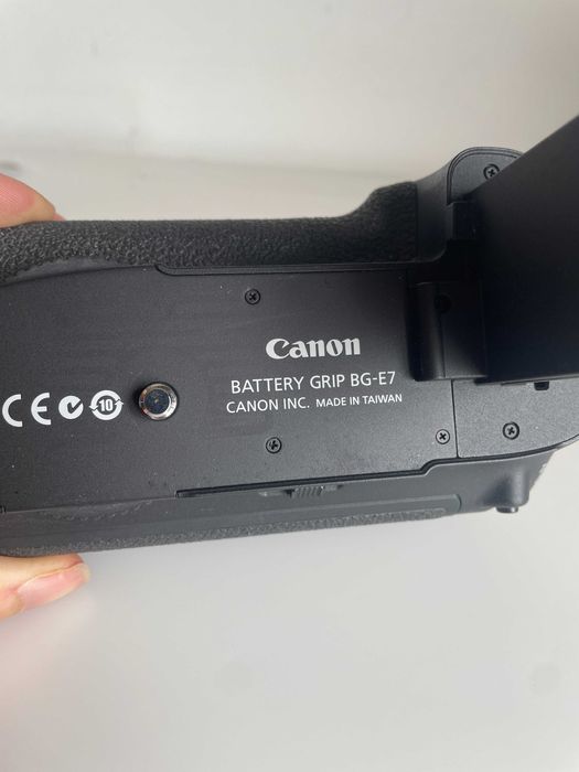 Grip Canon BG-E7