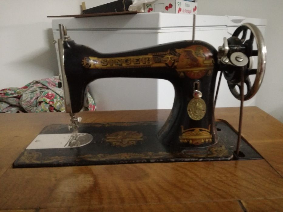 vendo máquina Singer antiga de 1929