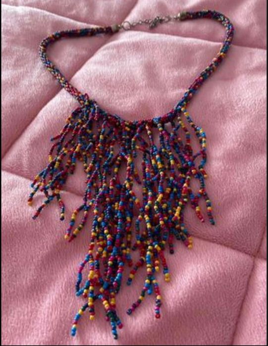 Colar bem diferente
