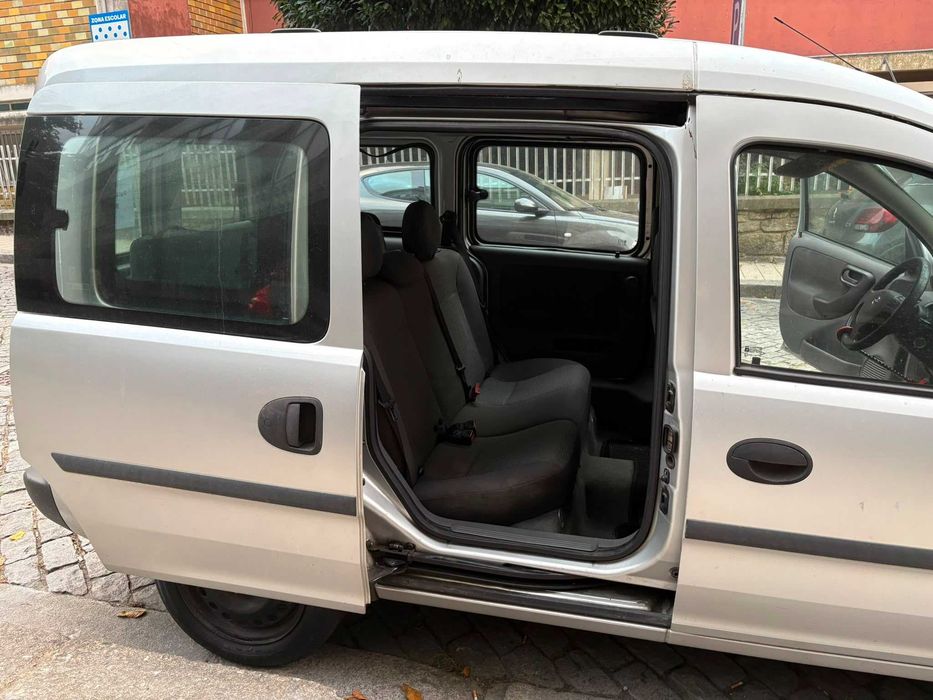 Opel Combo Tour 1.3 CDTI (5 Lugares)