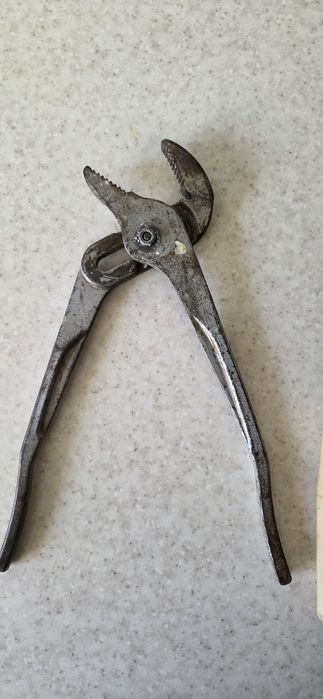 Ключ трубный отвертка