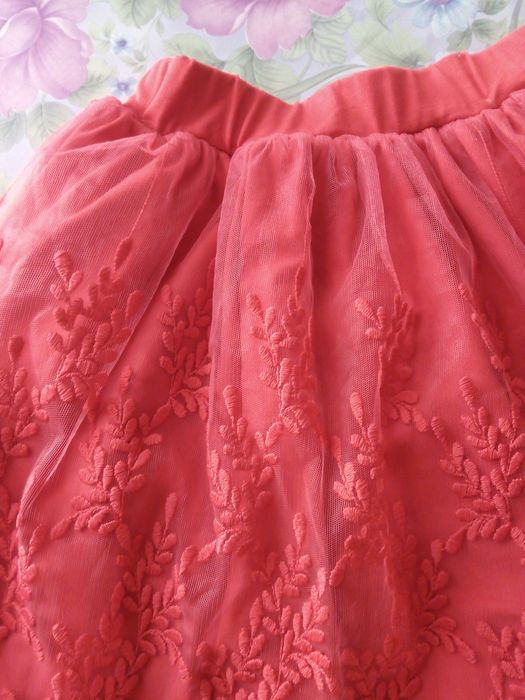 Śliczna elegancka malinowa spódniczka 122-128