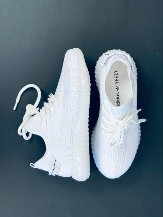 Кросівки Adidas Yezzy Boost 350 • кросовки адідас • чоловічі білі кросовки адидас ізі буст 350 • літні легкі кросівки чоловічі
