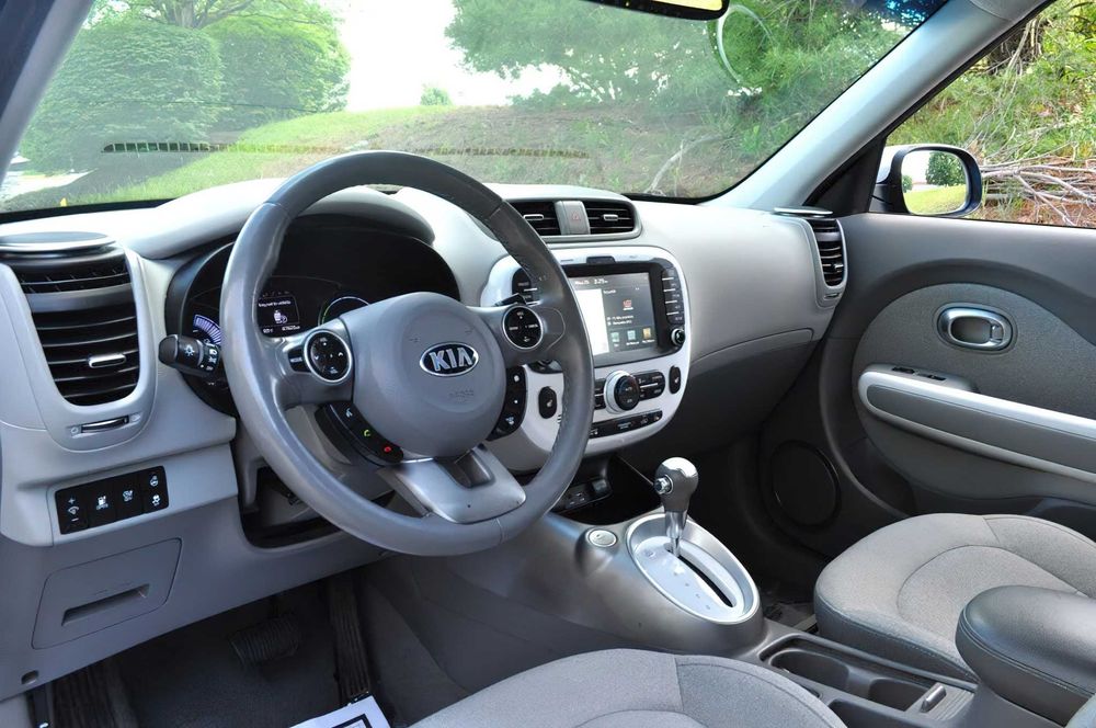Kia Soul EV+      2015