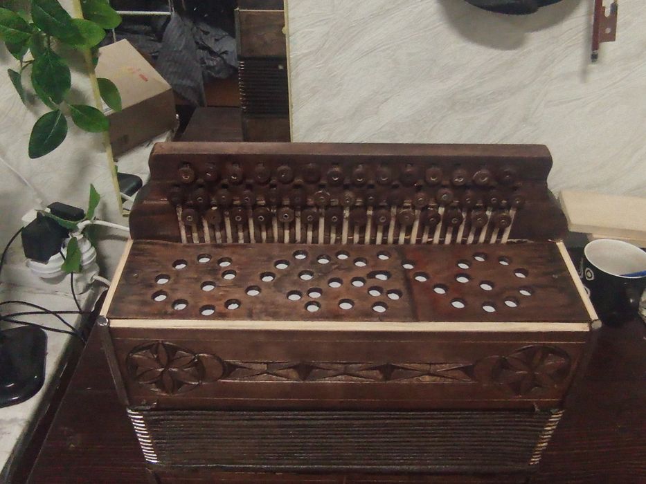 Баян деревяний потрібна профілактика