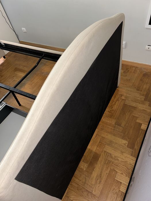 Cama IKEA 140x200 cm – Bege/Creme com estrado