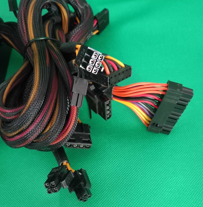 Fonte de Alimentação Corsair VS550 – 550W 80 PLUS White64551423303555121