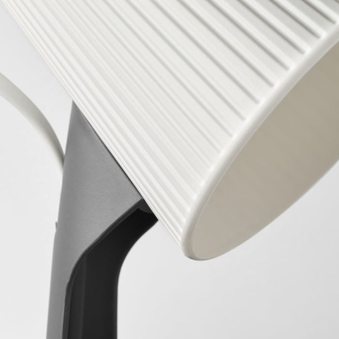 Candeeiro de mesa IKEA (Svallet) com lâmpada
Candeeiro de secretár