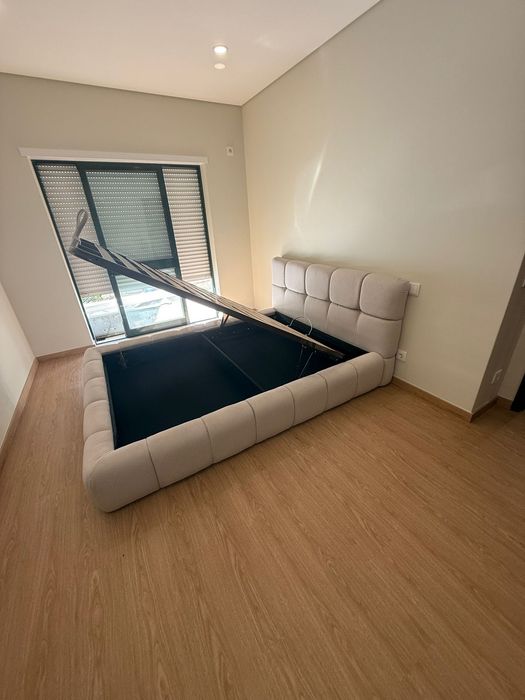 Cama da cabeceiras basto
