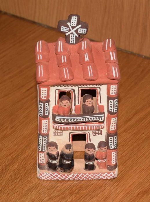 Igreja peruana artesanal, em cerâmica (barro)