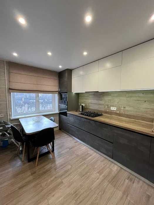 Продам квартиру Бульвар Слави