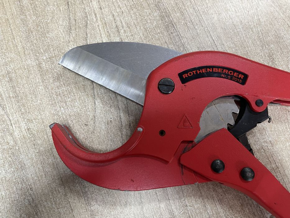 Rothenberger Rocut 75ТС Professional 52015 / ножниці для пластикових труб до 75 мм