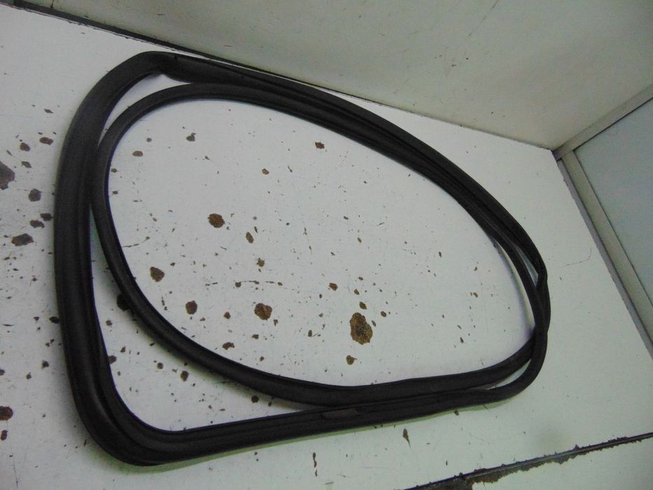 Toyota Hiace LH 102 borracha
