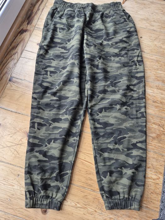 Spodnie dresowe moro