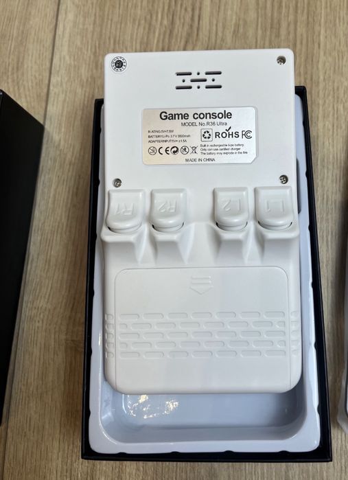 Przenośna Retro Konsola Game Boy 4” IPS 128GB 20000+ Gier – Biała